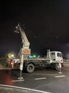 podnośnik koszowy prace na wysokości wymiana oświetlenia lamp ulicznych Wolsztyn