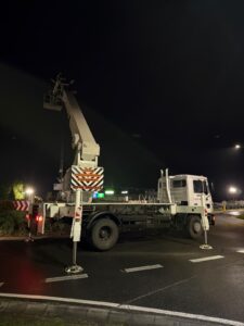 podnośnik koszowy prace na wysokości wymiana oświetlenia lamp ulicznych Wolsztyn